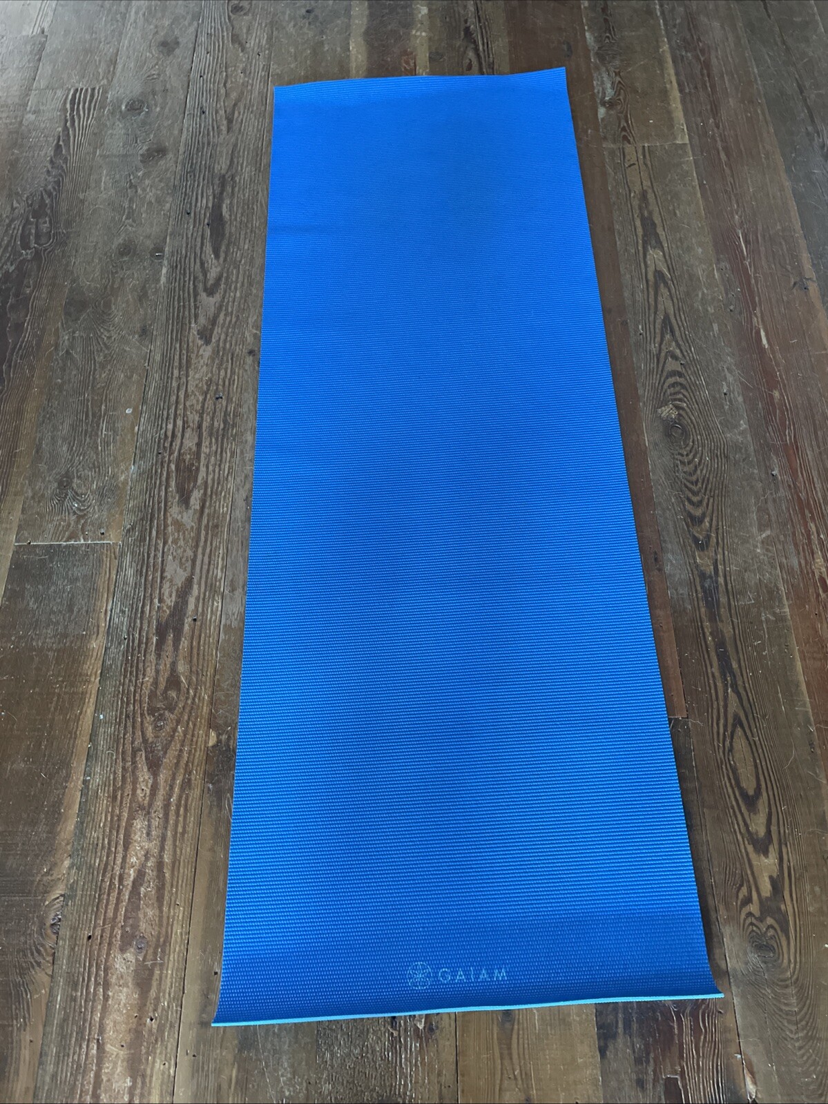 Gaiam Premium Yoga Mat – Stabilizing Grip – 68″ x 24″ Blue Used