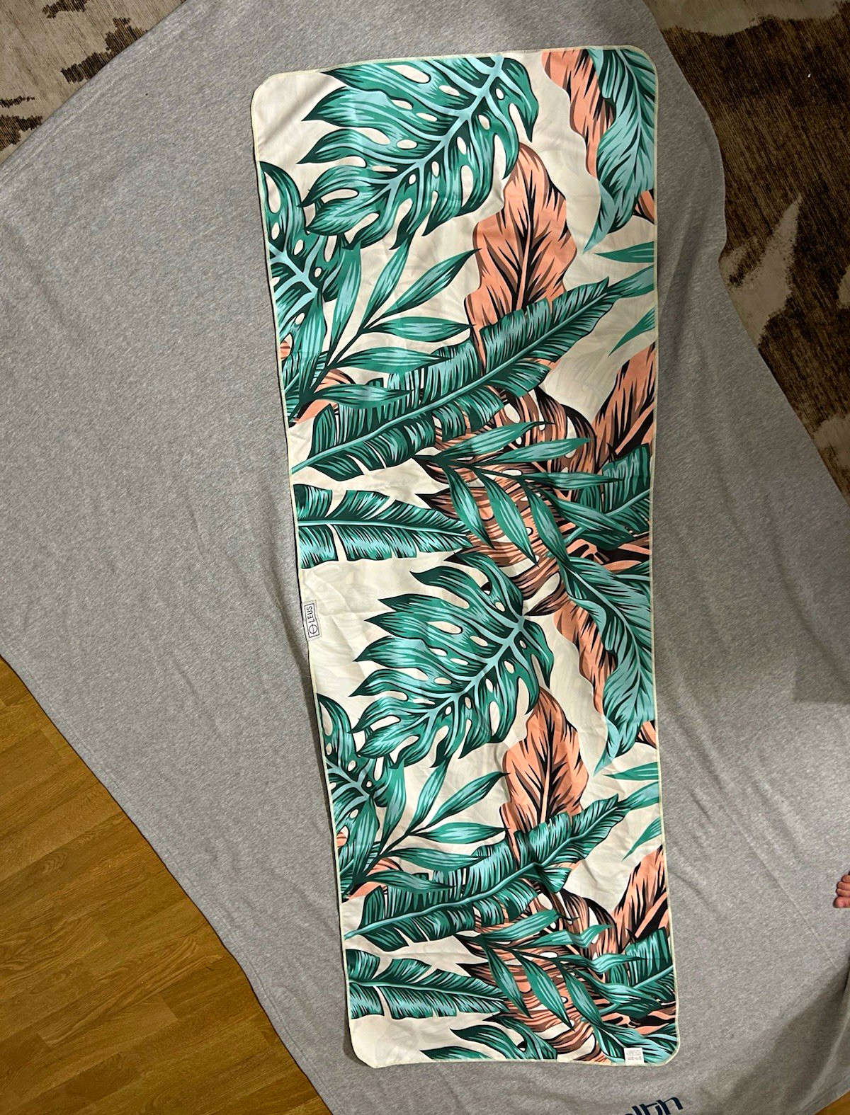 LEUS Non-Slip Yoga Towel Tropical Leaf Print Rectangular Polyester Blend