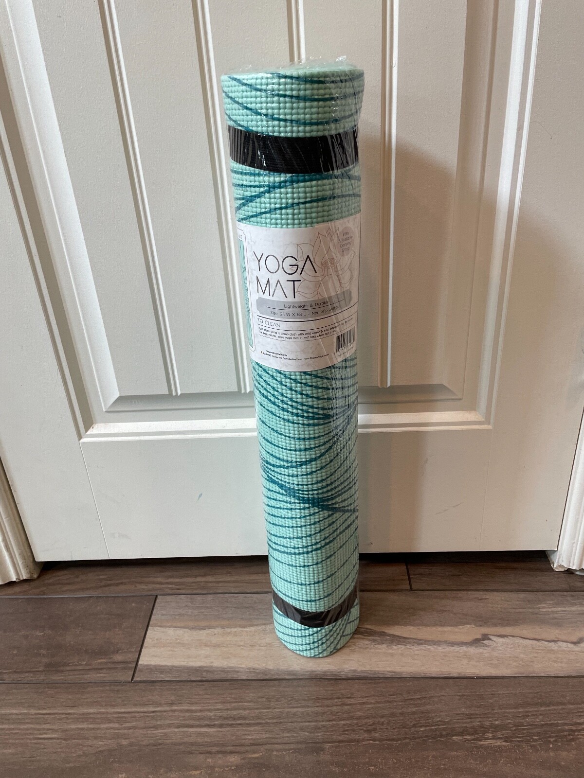 NEW Yoga Mat 4 MM Green printed yoga mat w/adjustable strap L68″ x W24″