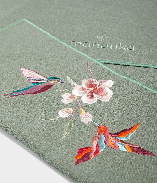 Manduka Yogitoes Nectar Blossom Hummingbird Yoga Mat Towel Skidless NEW Limited