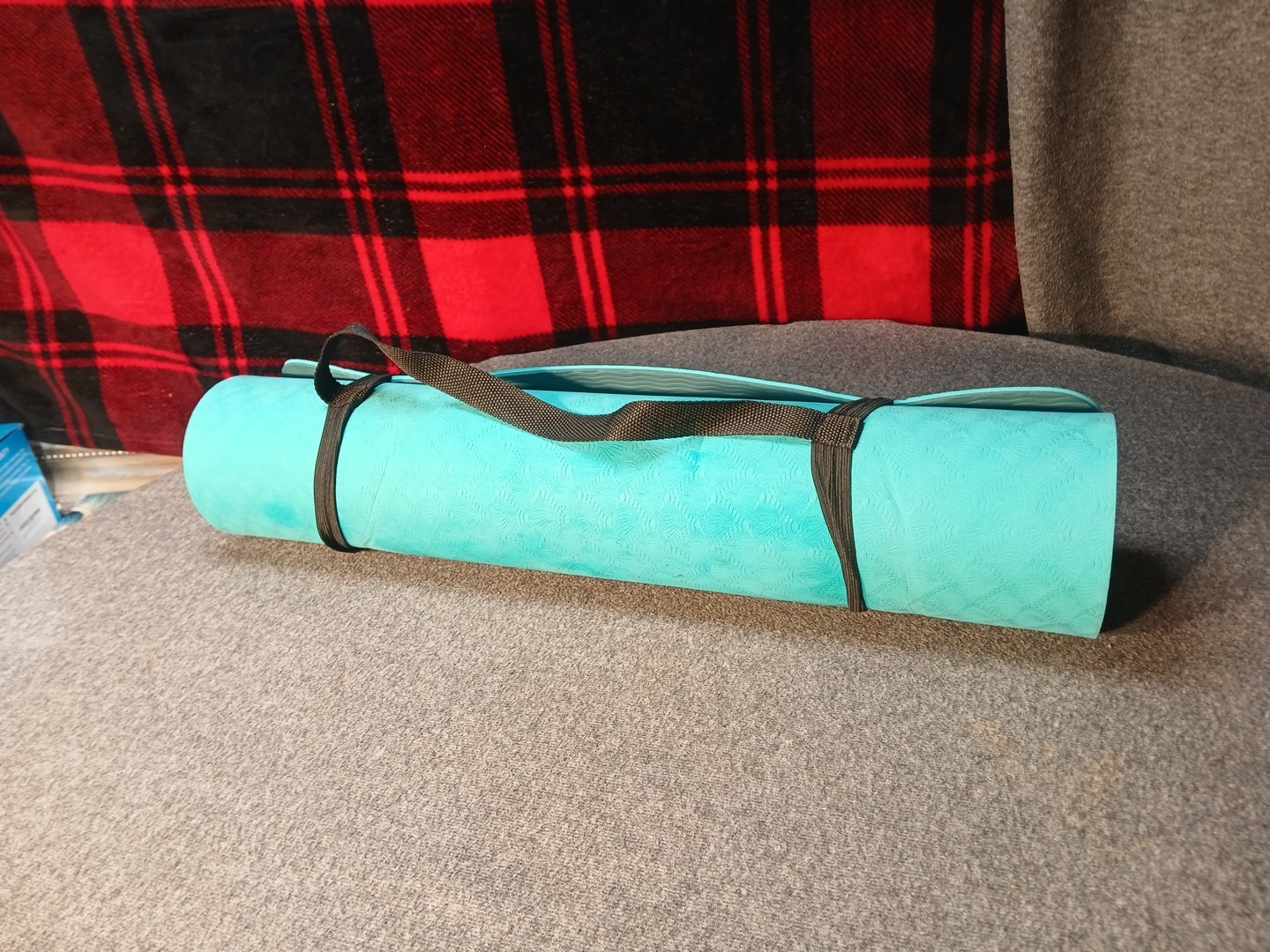Yoga Mat With Carrying Strap Teal In Color