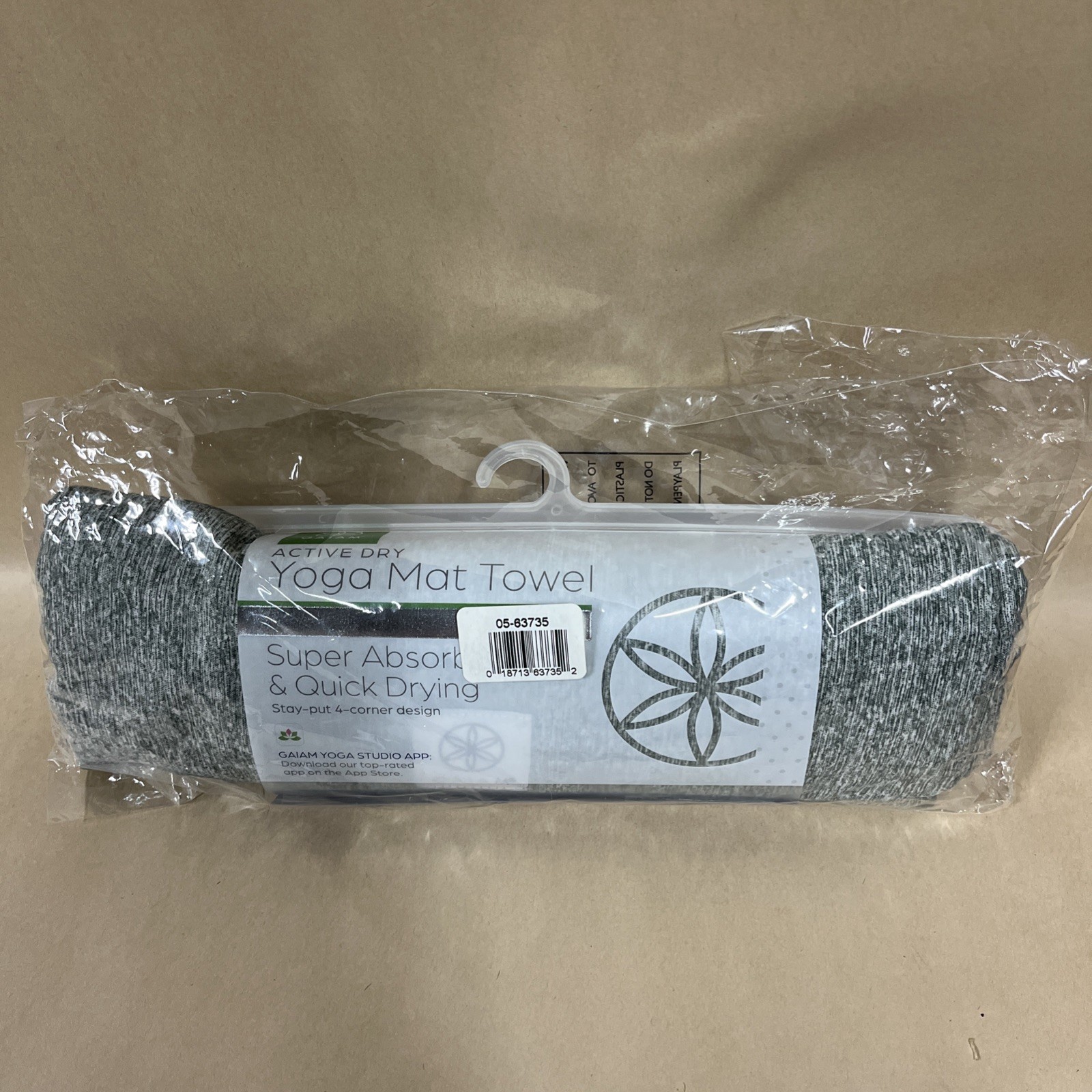 NWT Gaiam Active Dry Yoga Mat Towel Stay Put Corner 70×26 Absorbent Quick Drying