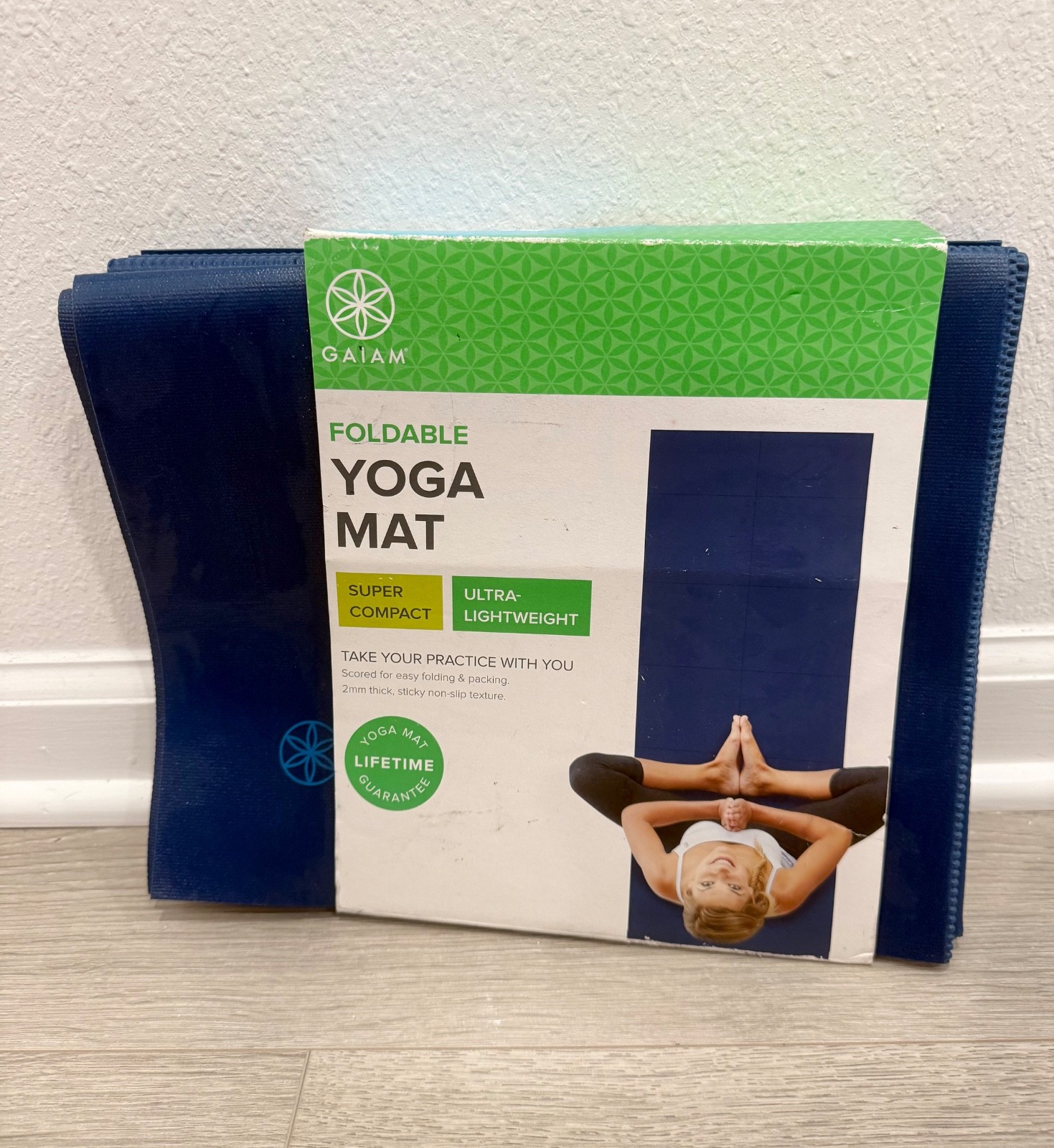 Gaiam Foldable Yoga Mat Super Compact and Ultra Lightweight Blue BRAND NEW