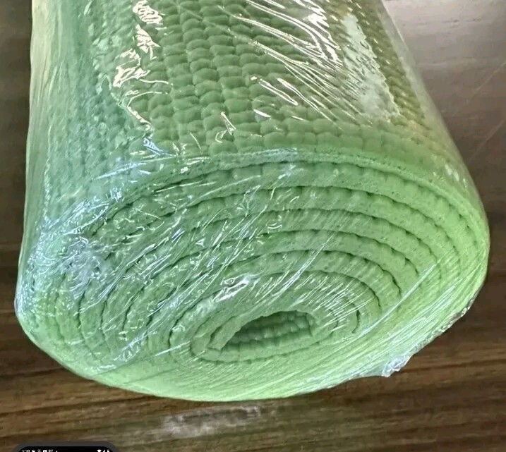 The Hello Fit Yoga Mat 68″x 24″x 4mm GREEN