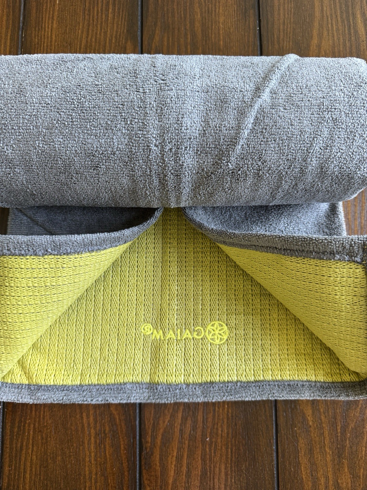 Gaiam Grippy Yoga Mat Towel Non-Slip Moisture-Absorbing 24×68 Gray/Green