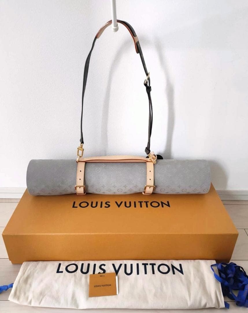 Authentic Louis Vuitton Yoga Mat & Carrier Monogram GI0501 Beige New from Japan