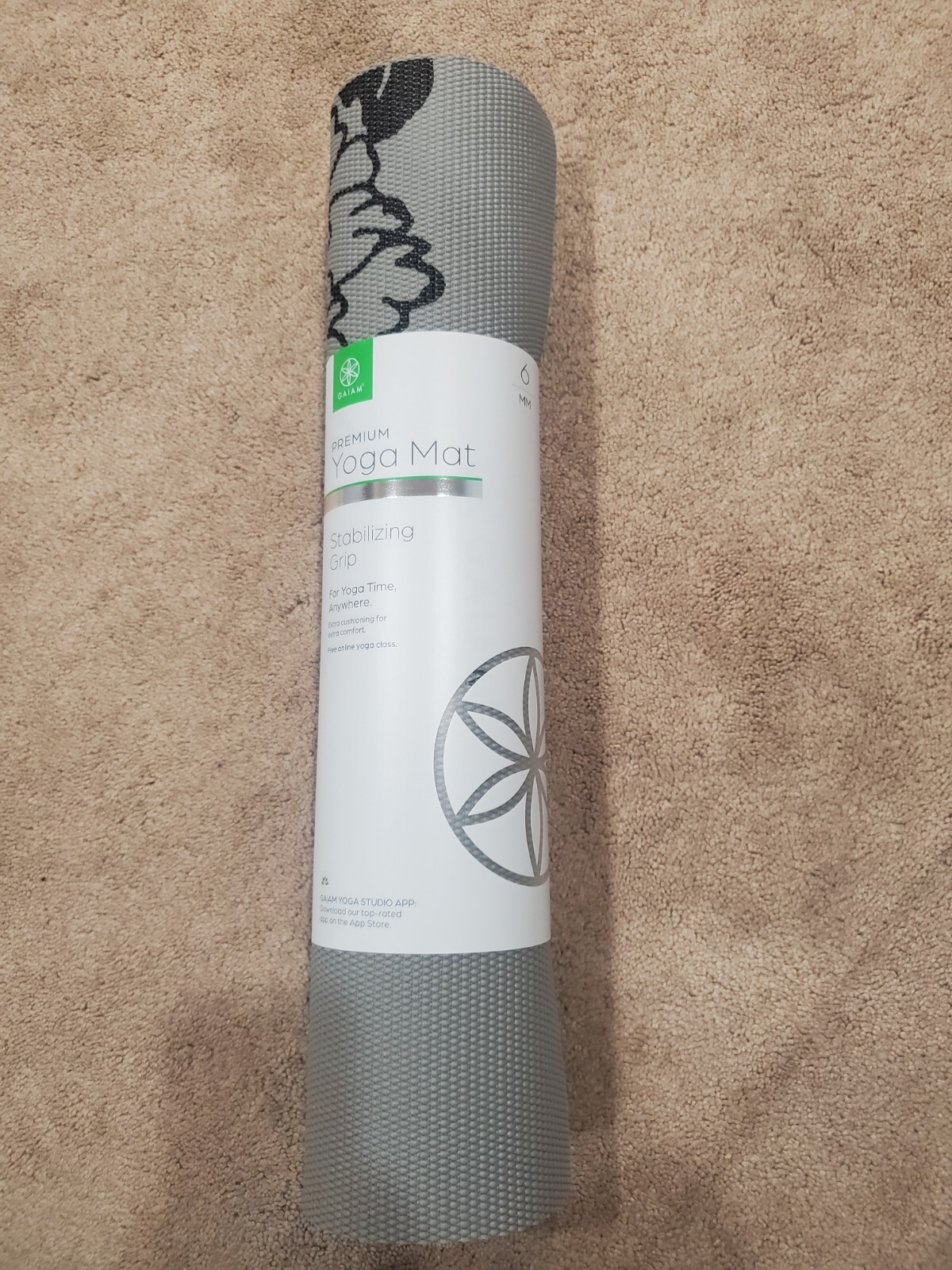 New Gaiam Premium 6MM Yoga Mat.  68″L x 24″W x 6MM.