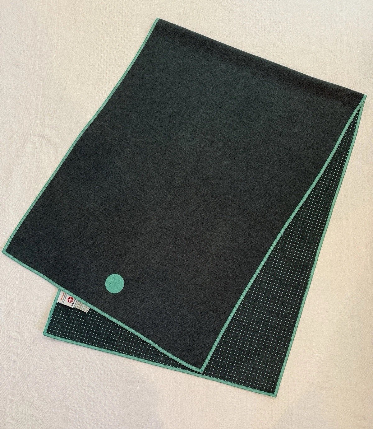 Manduka Yogitoes Yoga Mat Towel Green Microfiber Non Slip Raised Grip Dots