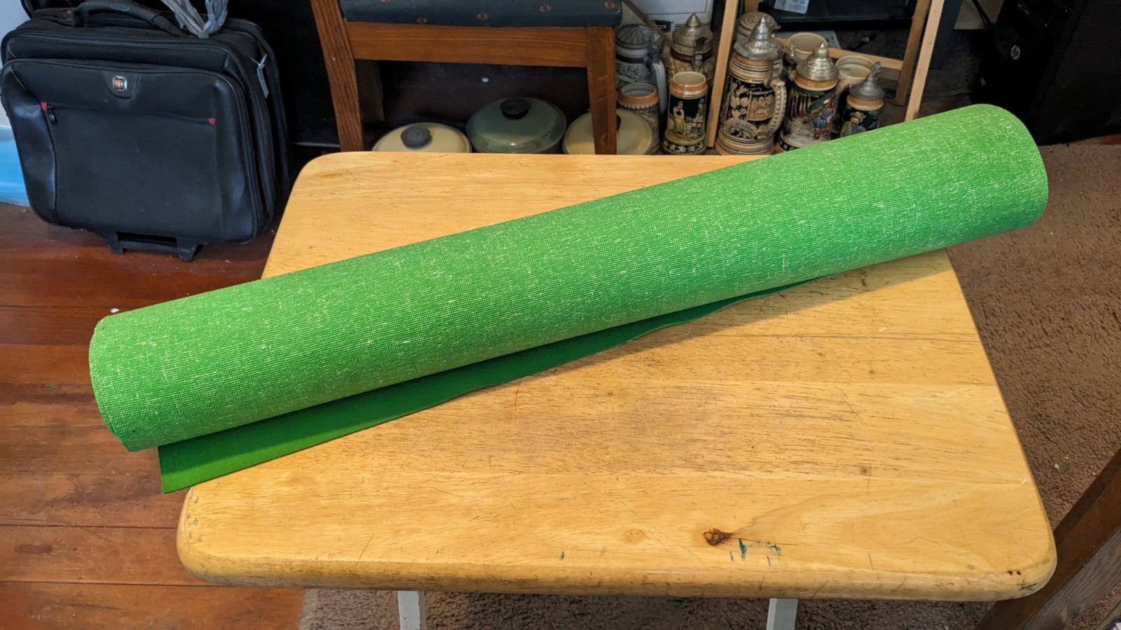 MANDUKA eKO Superlite Yoga Mat for Travel – 71″ x 24″ 1.5 Mm Leaf Green