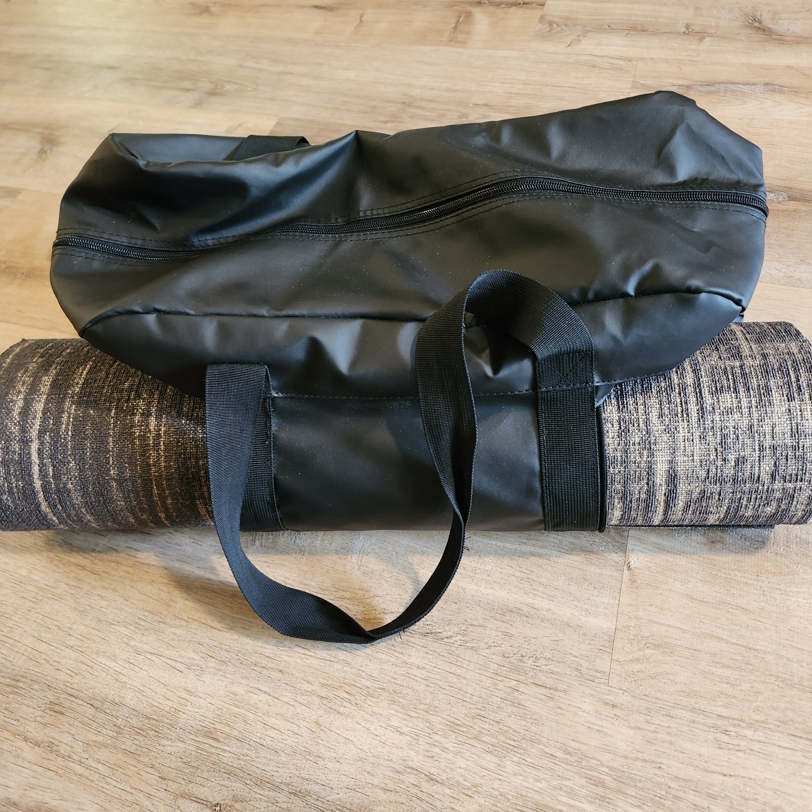 HotWorx Yoga Fitness Bundle Mat, Towel, Resistance Bands, Loop Bands, Bag EEUC!