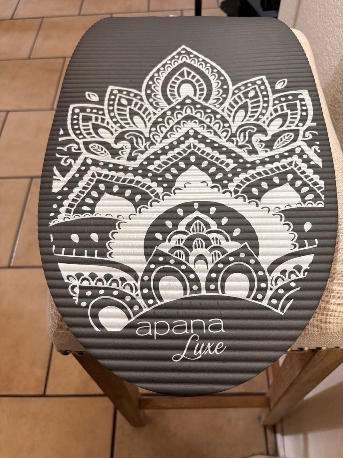 Grey Yoga Knee Mat With Carry Handle Alana Luxe 1/2 Foam A5