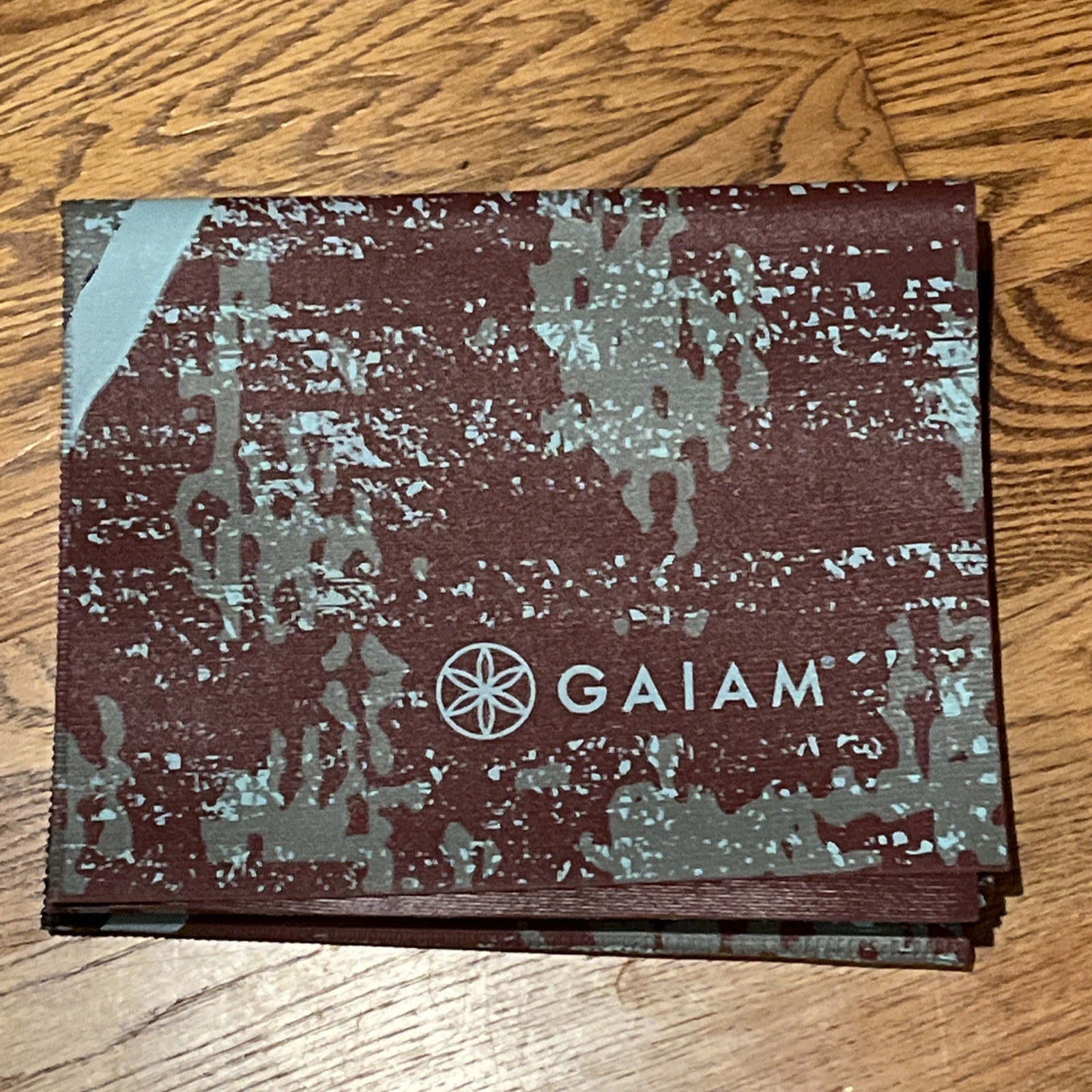 Gaiam Yoga Mat – Folding Travel Fitness & Exercise Mat Foldable Athletic
