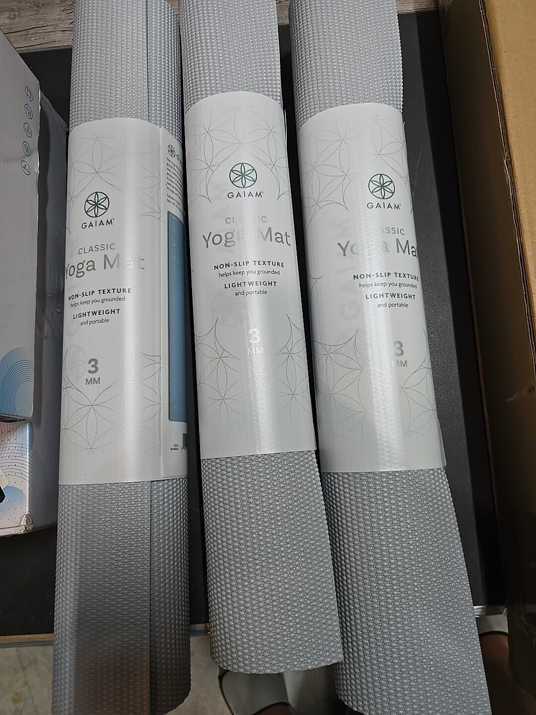 Gaiam Classic Yoga Mat 3MM Lakeside Light Grey Lightweight Portable Non-Slip NEW