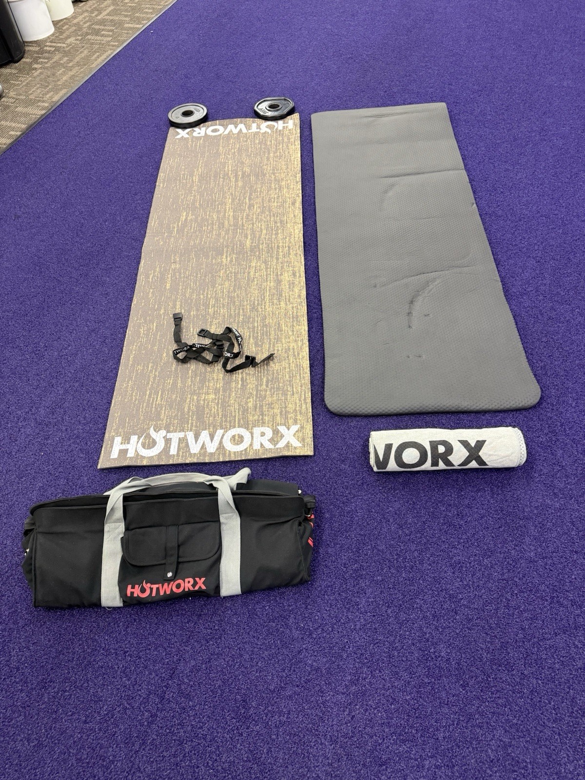 HOTWORX Yoga Mat Set Gray Black Non-Slip Towel Rectangular Carry Bag Unisex
