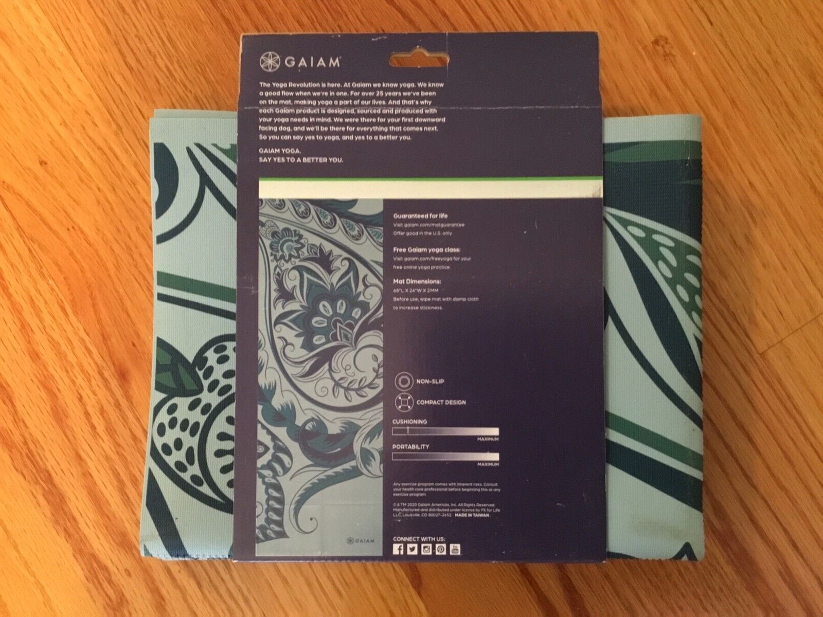 Foldable GAIAM Yoga Mat Super Compact Ultra Lightweight