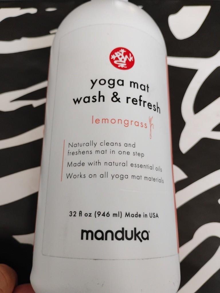Manduka Yoga Mat JUMBO SIZE 32oz Wash & Refresh Essential Oil Lemongrass New